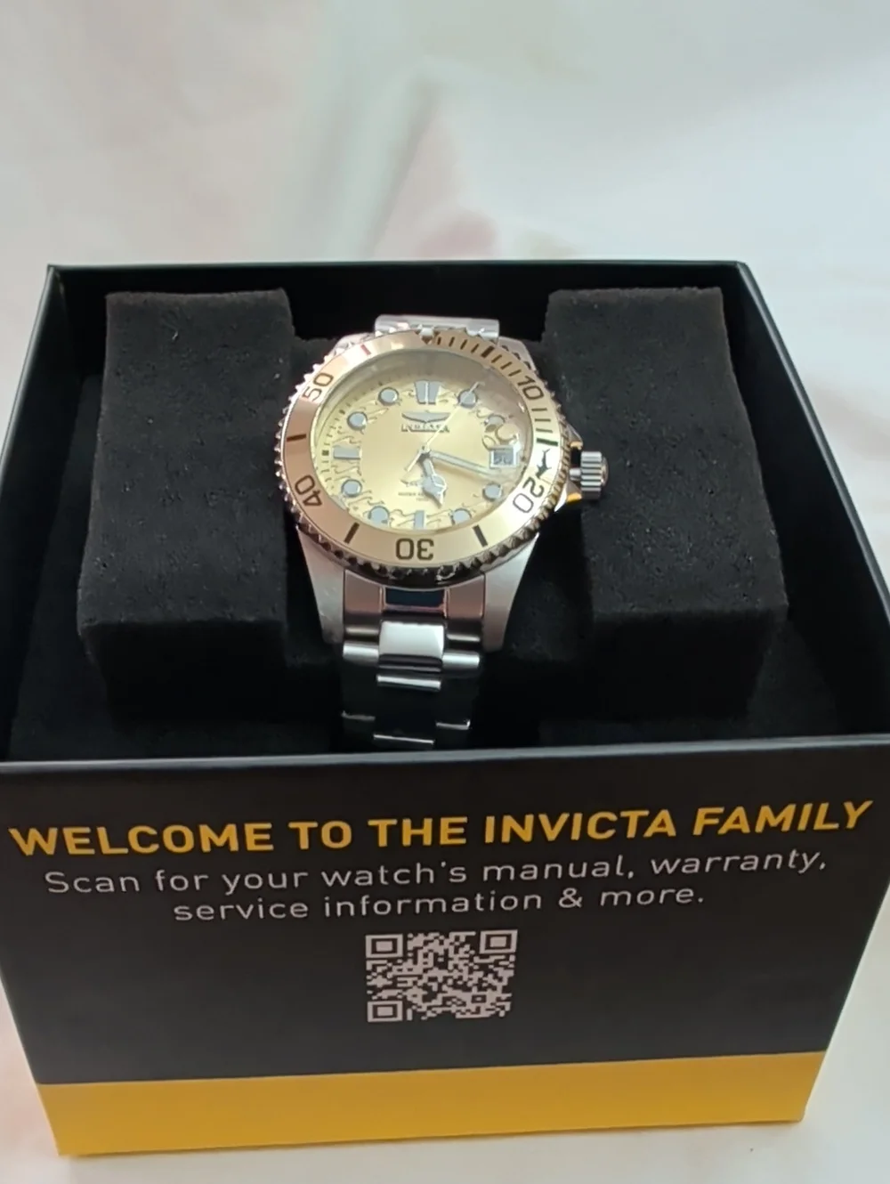 NWT Invicta Pro Diver 34mm Women’s Stainless Steel Watch – Champagne/Gold Dial